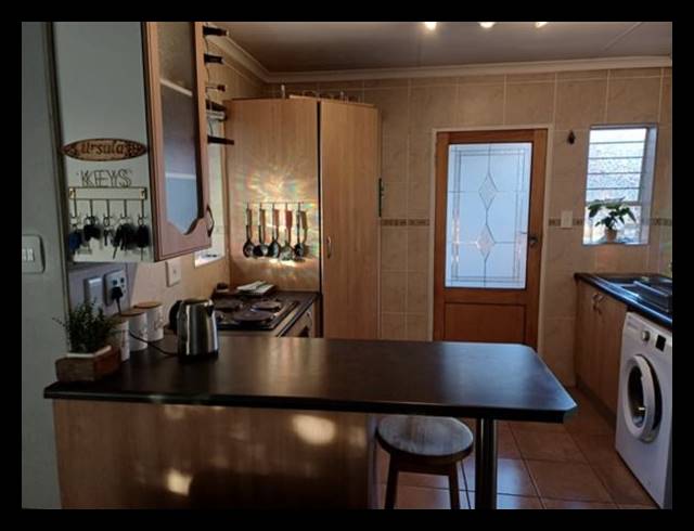 2 BEDROOM TOWNHOUSE TO LET IN BRENTWOOD PARK AH